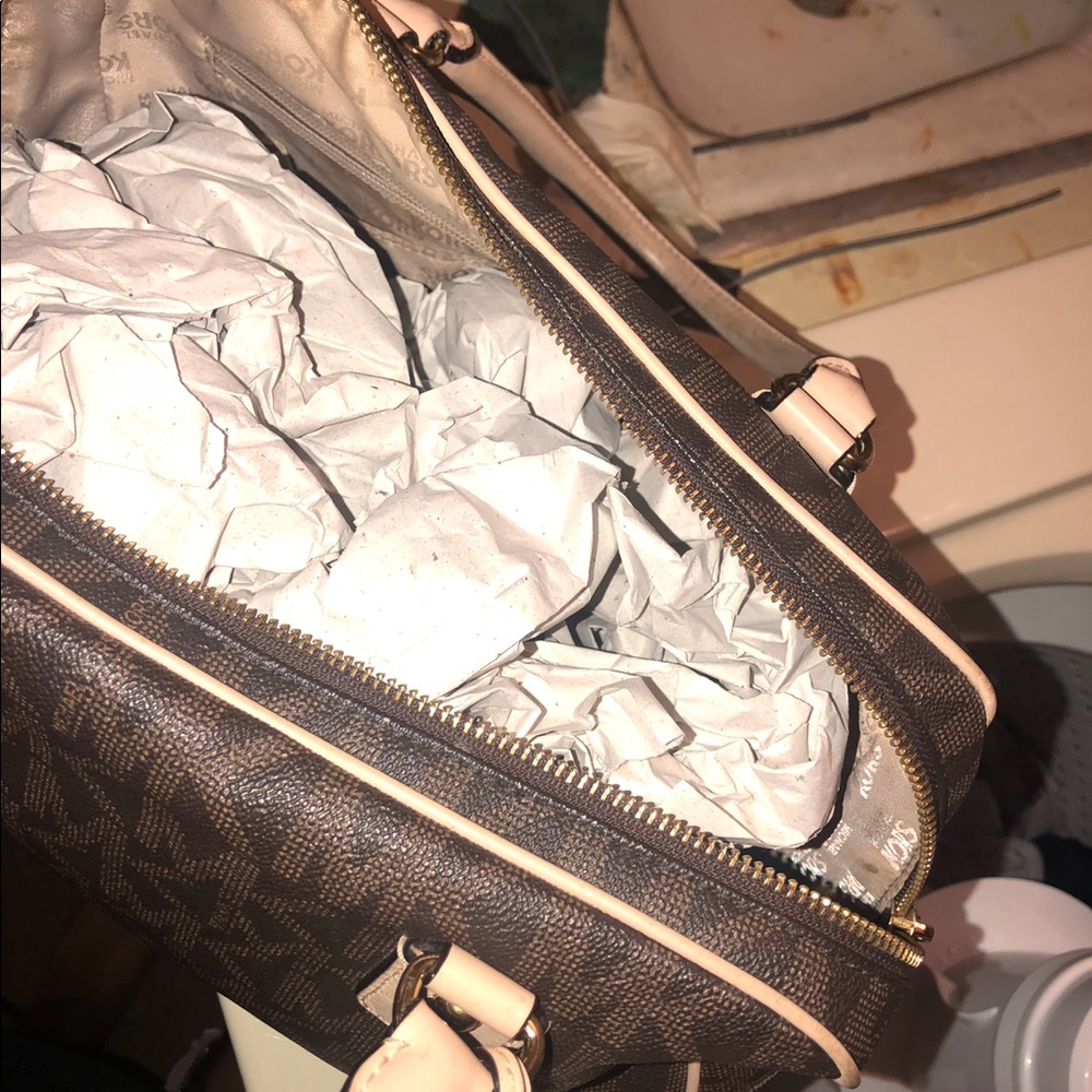 Mk purse - Picture 3 of 4